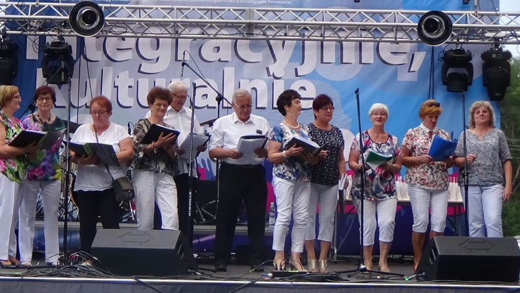 Czciborzanie i Gama na scenie amfiteatru