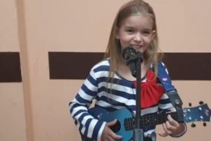 Marika Filińska, dziewczynka z gitarą