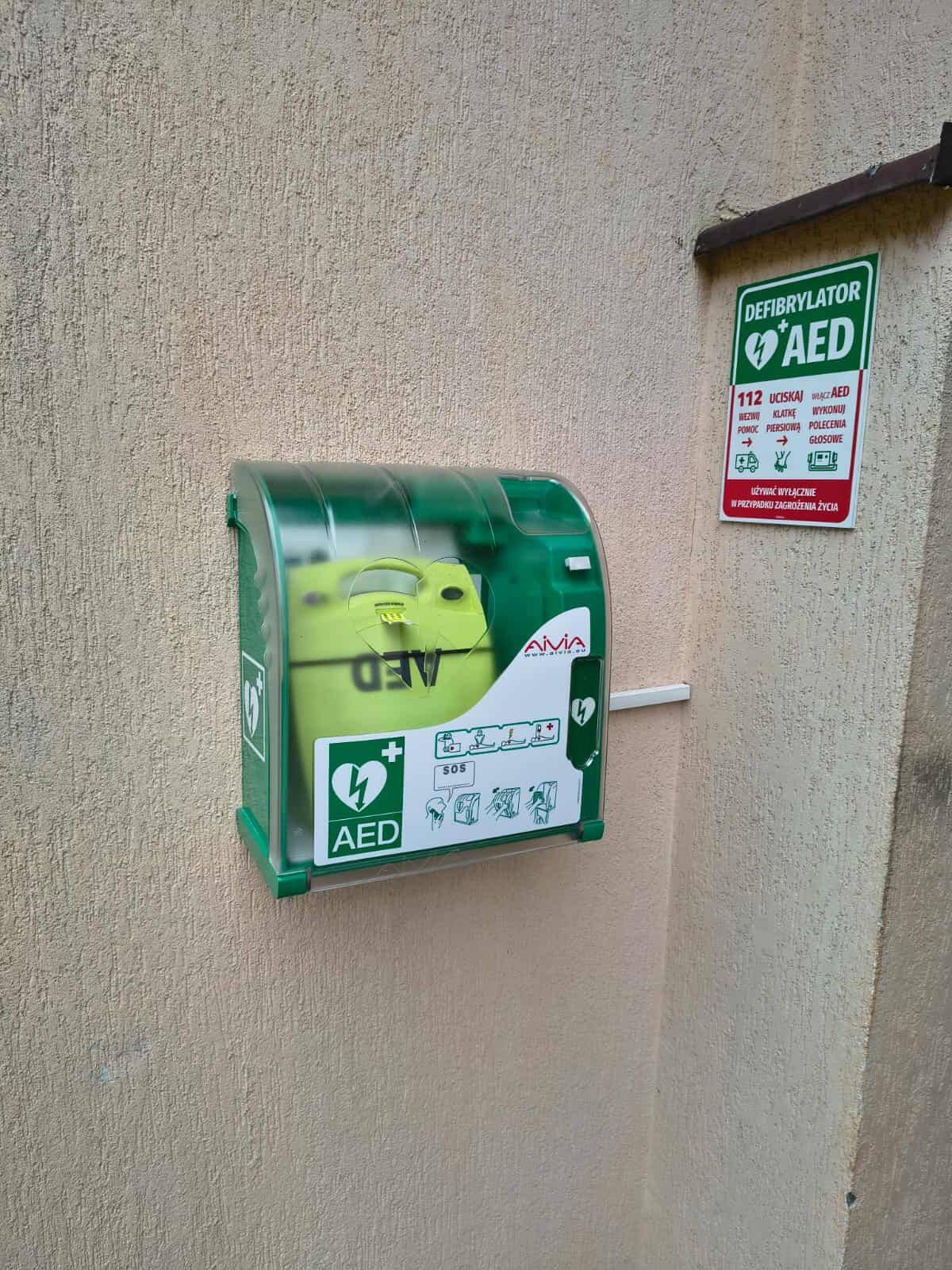Defibrylator AED w miejscowości Piasek