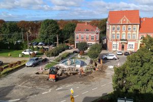 Prace na Placu Wolności w Cedyni